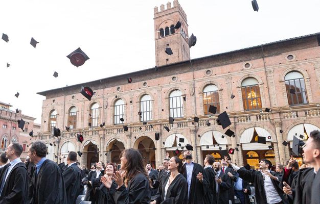 Bologna Business School выпускной Bologna Business School выпускной